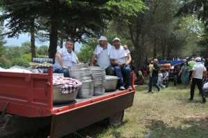 Sakarya İpekyolu Kültür ve Dayanışma Derneği olarak Pamukova ilçemiz Gökgöz mahallesinde düzenlenen Hıdırellez Hayır pilavına katıldık.
