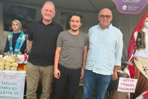 Geyve esnaflarından Mehmet PEKER ve değerli ortağı misafirimiz oldular. Standımızı ziyaret ettiler.