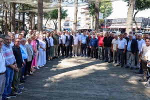 “Kültür Sanat Festivali Değerlendirme ve Geliştirme Toplantısında” bizleri bir araya getiren Sakarya Büyükşehir Belediye Başkanımız Yusuf ALEMDAR, Kültür Daire Başkanımız Alpay ŞİRİN ve STK Müdürlerimiz İlyas ÇETINNAR, Resul BALTACI’ya teşekkür ederiz.