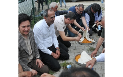 Geyve Halidiye Köyü Geleneksel Hıdırellez Hayır pilavına katıldık. Allah kabul etsin…