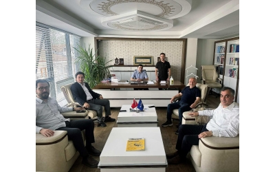 Yüksek İstişare Kurulu Üyemiz, Geyveli hemşehrimiz, Eski Vergi Müfettişi, Yeminli Mali Müşavir Vedat Ender TUNA abimizi ve Geyve Medya Haber Sitesi Sahibi Eray TUNA kardeşimizi ofislerinde ziyaret ettik.