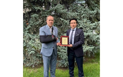 Milletvekilimiz, Yüksek İstişare Kurulu üyemiz Sn. Murat KAYA vekilimizi TBMM çalışma ofisinde ziyaret ettik.