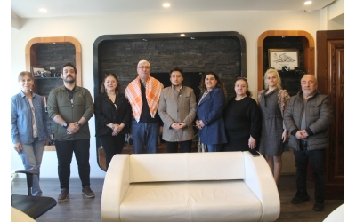 Dernek Başkanımız Fatih Eren, Kadın Kolları Başkanımız Nilüfer Pekdemir ve kıymetli üyelerimiz ile birlikte, Yenigün Gazetesi Genel Yayın Müdürü N. Müjdat Çetin ve Yazı İşleri Müdürü Günay Yazıcıoğlu’nu ziyaret ettik.