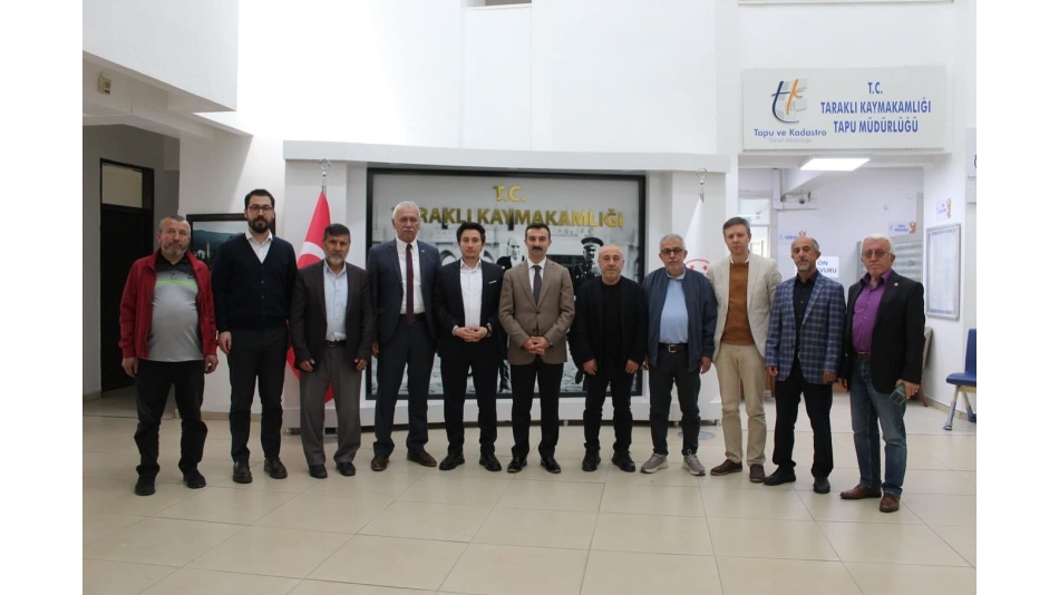 Sakarya İpekyolu Kültür ve Dayanışma Derneği Yeni Yönetim Kurulu olarak resmi kurumlar ziyaretimizin ilk durağı güney bölgemizin Taraklı ilçesi oldu.