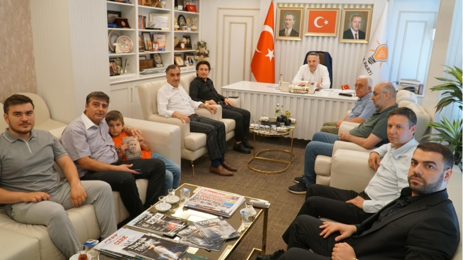 Sakarya İpekyolu Kültür ve Dayanışma Derneği Yönetim Kurulumuz ve Başkanımız Fatih EREN ile birlikte Ak Parti Sakarya İl Başkanı Sn. Yunus TEVER’i ziyaret ettik.