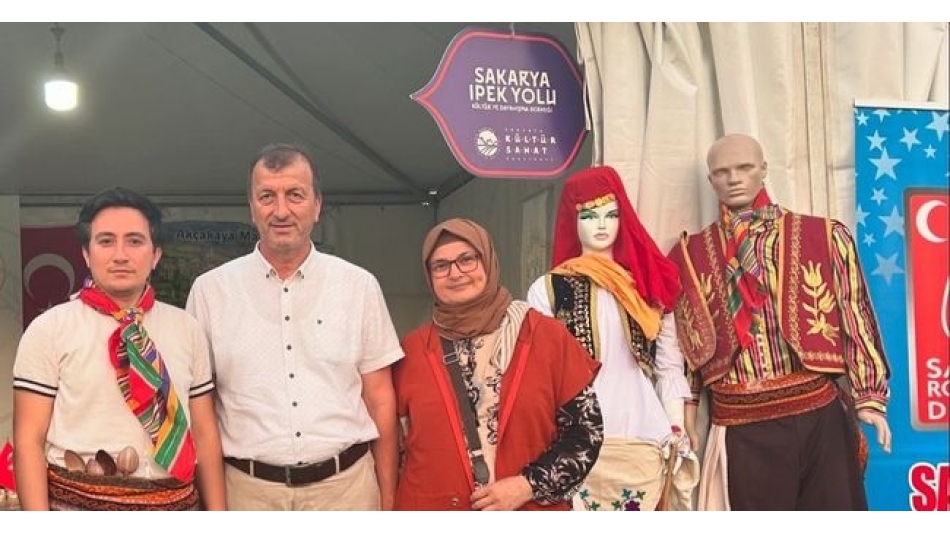 Sakarya Büyükşehir Belediyesi Terminal Müdürümüz Geyveli hemşehrimiz Mustafa ÖREN standımızı ziyaret ettiler. 