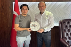 İpekyolu Derneği Yönetim Kurulumuz ve YİK üyelerimiz ile birlikte Geyve Belediye Başkanı Selçuk YILDIZ’ı ziyaret ettik.