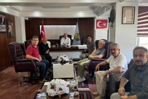 İpekyolu Derneği Yönetim Kurulumuz ve YİK üyelerimiz ile birlikte Geyve Belediye Başkanı Selçuk YILDIZ’ı ziyaret ettik.