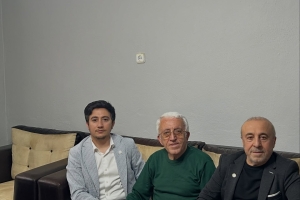 Umre ziyaretinden dönen yönetim kurulu üyemiz, gazeteci Namık Cihan hocamızı; Dernek Başkanımız Fatih EREN ve kurucu yönetim kurulu üyelerimiz Orhan Çolak ile Alaaddin Şengül ile birlikte ziyaret ettik.