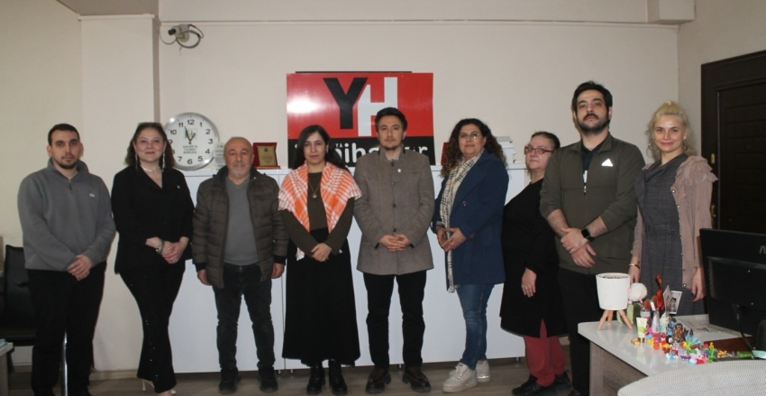 Dernek Başkanımız Fatih Eren, Kadın Kolları Başkanımız Nilüfer Pekdemir ve kıymetli üyelerimiz ile birlikte, Yenihaber Gazetesi Genel Yayın Müdürü Sayın Birsen Kır’ı ziyaret ettik. 