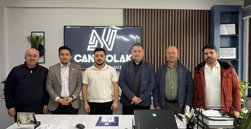 Dernek Başkanımız Fatih Eren, Yönetim Kurulu üyelerimiz Alaaddin Şengül, İlhami Yaman, İsmail İşbilir ile birlikte, Can Çolak Mühendislik firma sahibi Enes Can Çolak’ı ziyaret ettik.